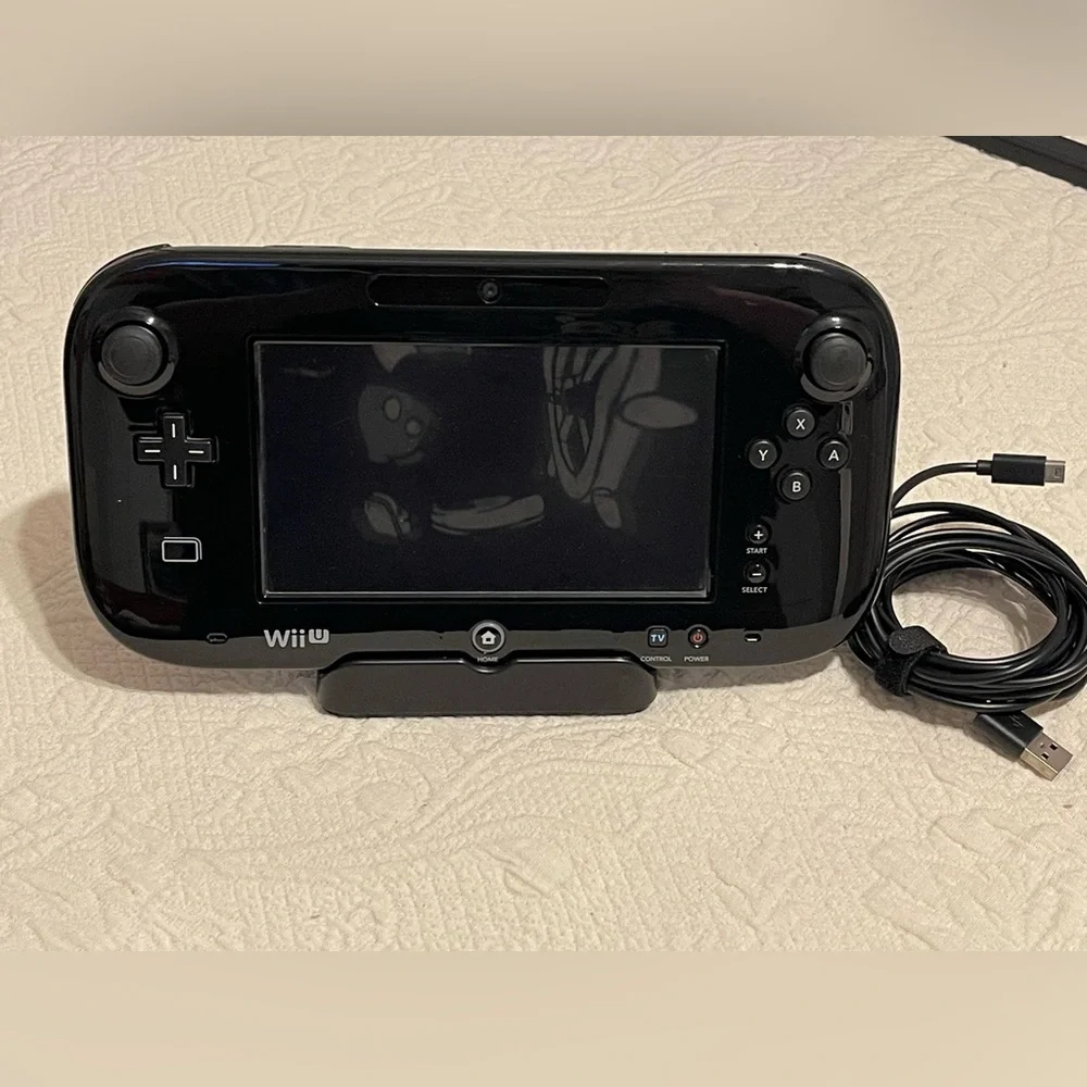 Huge WiiU Console Bundle W/ Gamepad, Controllers, Mario Kart 8 Kit, 16 Games ++